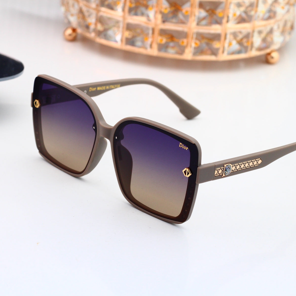 4 colors New hot HD lenses Full frame design sunglasses 0911