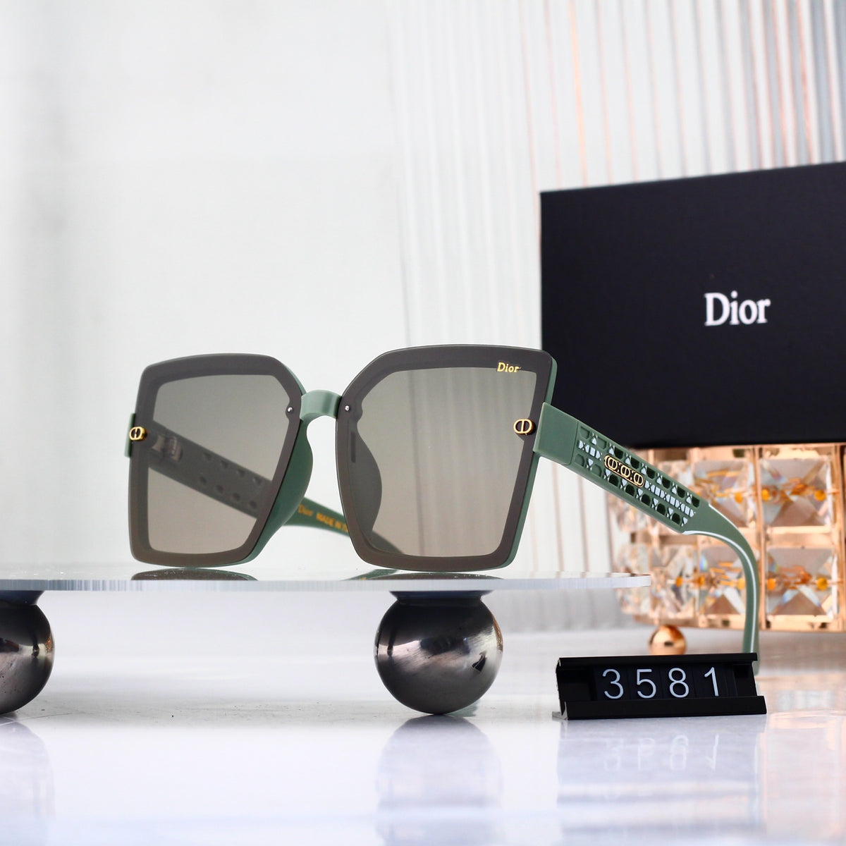 4 colors New hot HD lenses Full frame design sunglasses 3581